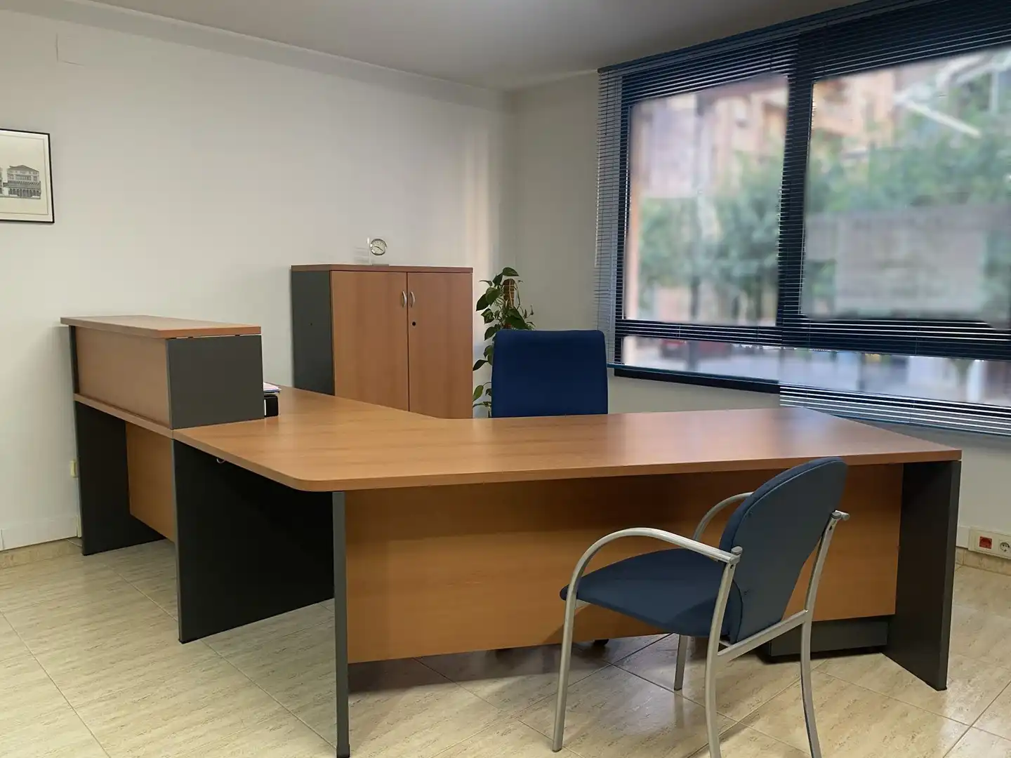 Büro zum Verkauf in Ontinyent mit Klimaanlage