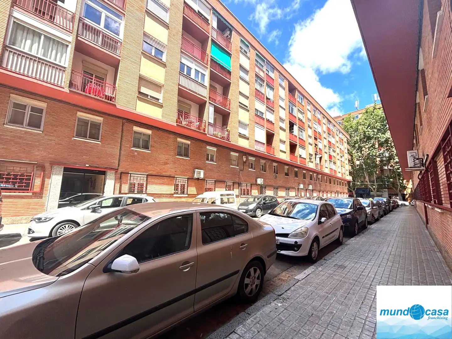 Exterior view of Flat for sale in Zaragoza  with Heating, Terrace and Furnished