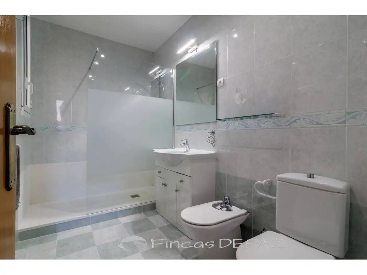 Bathroom of Houses for sale in Castelldefels