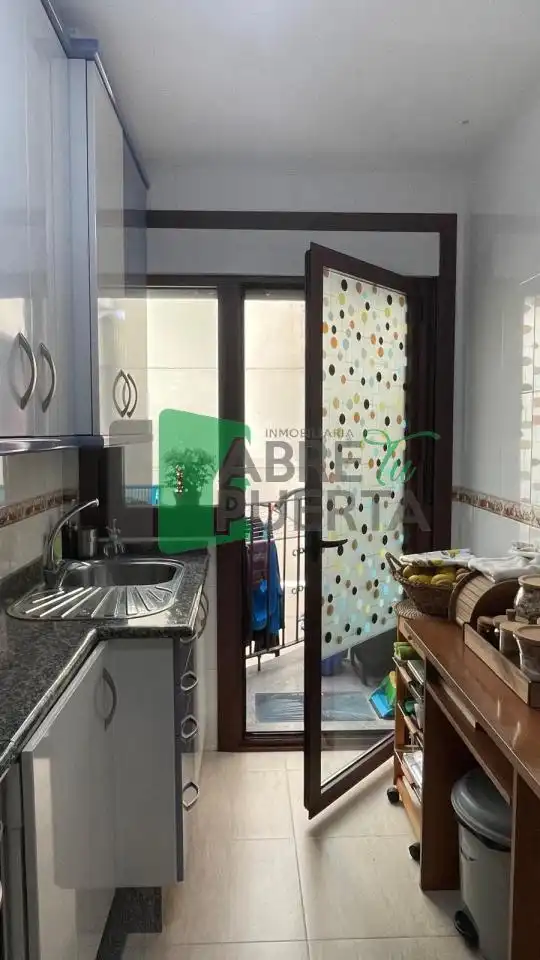 Apartamento con terraza en venta en Barbadás, imagen 2