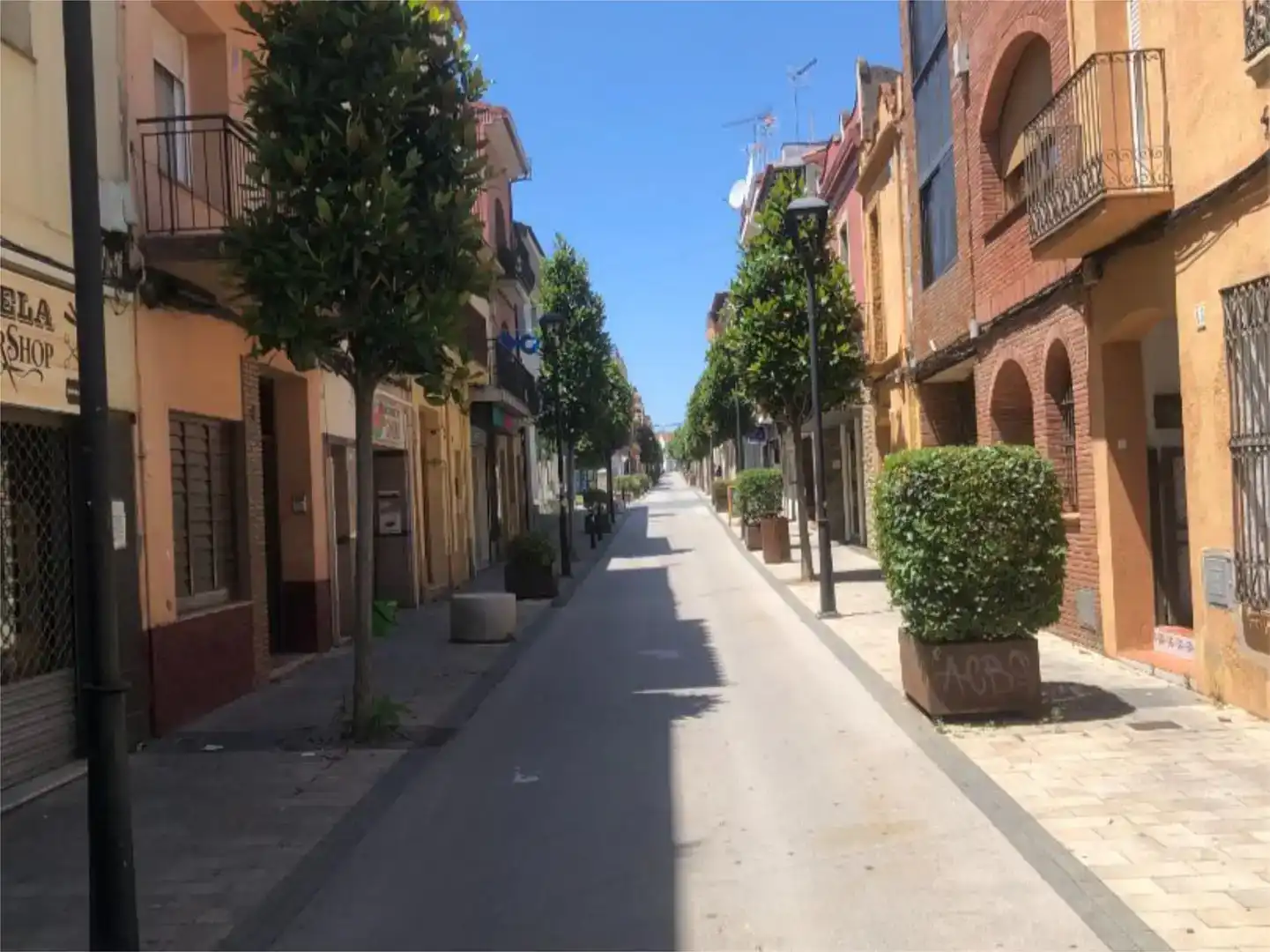 Vista exterior de Casa adosada en venda en Llinars del Vallès amb Jardí privat, Traster i Balcó