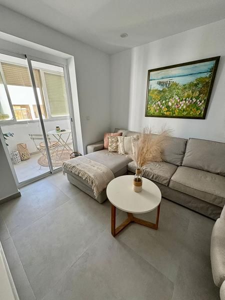 Sala d'estar de Pis en venda en Estepona amb Aire condicionat, Calefacció i Terrassa