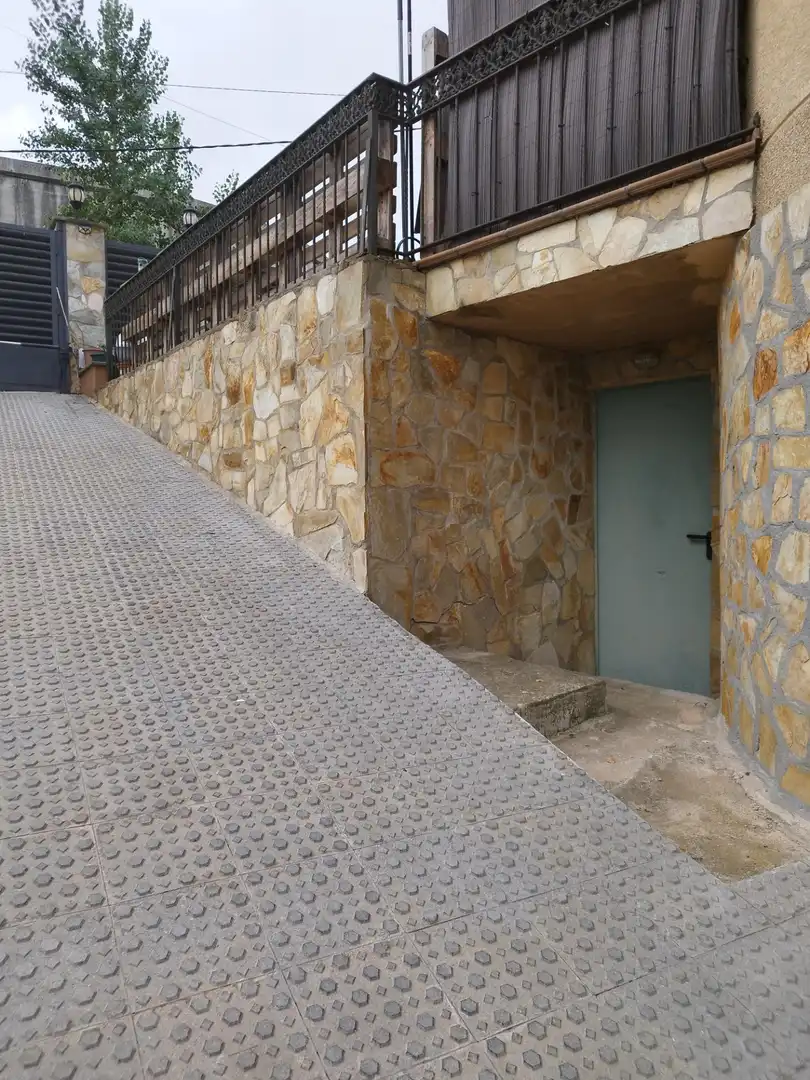 Villa mit Terrasse zur Miete in Abrera, imagen 33