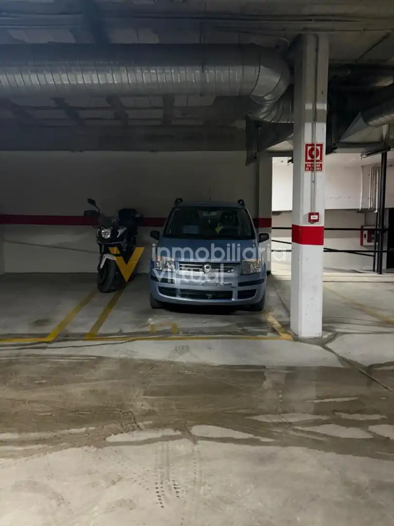 Parking de Piso en venta en Cabra con Amueblado