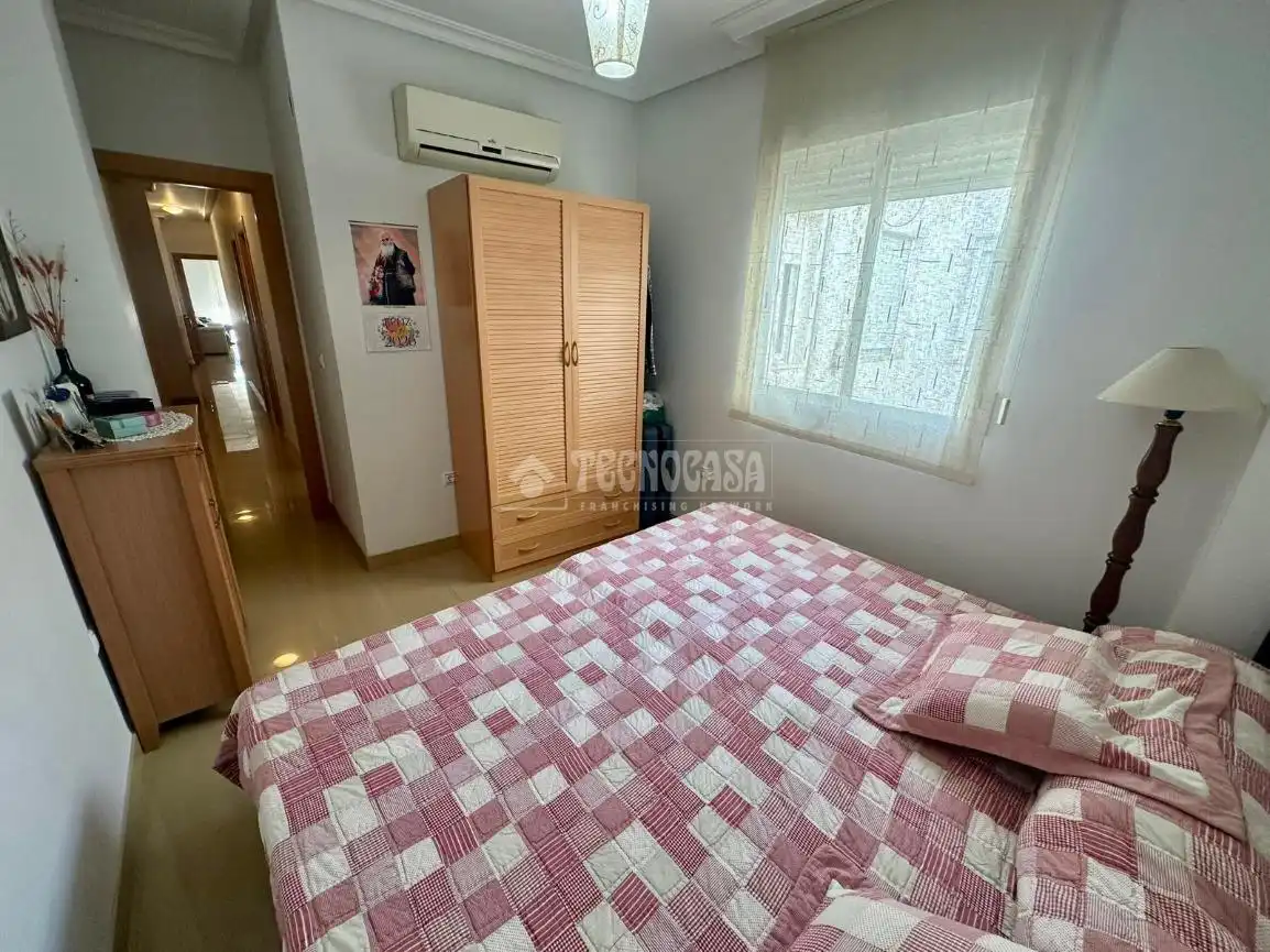 Piso con terraza en venta en C. Virgen de la Cabeza, imagen 7