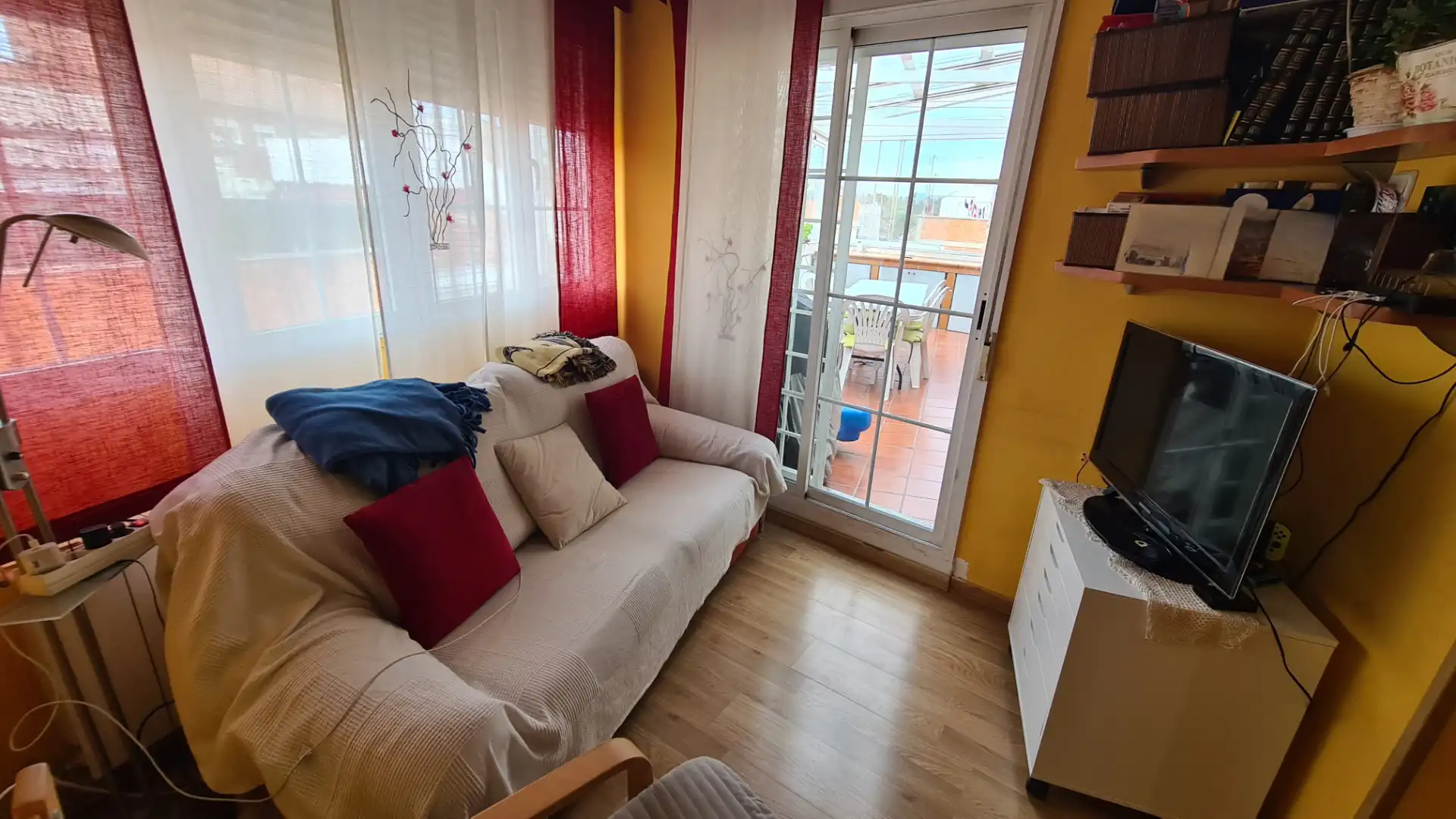 Sala d'estar de Àtic en venda en Madrid amb Aire condicionat, Calefacció i Parquet