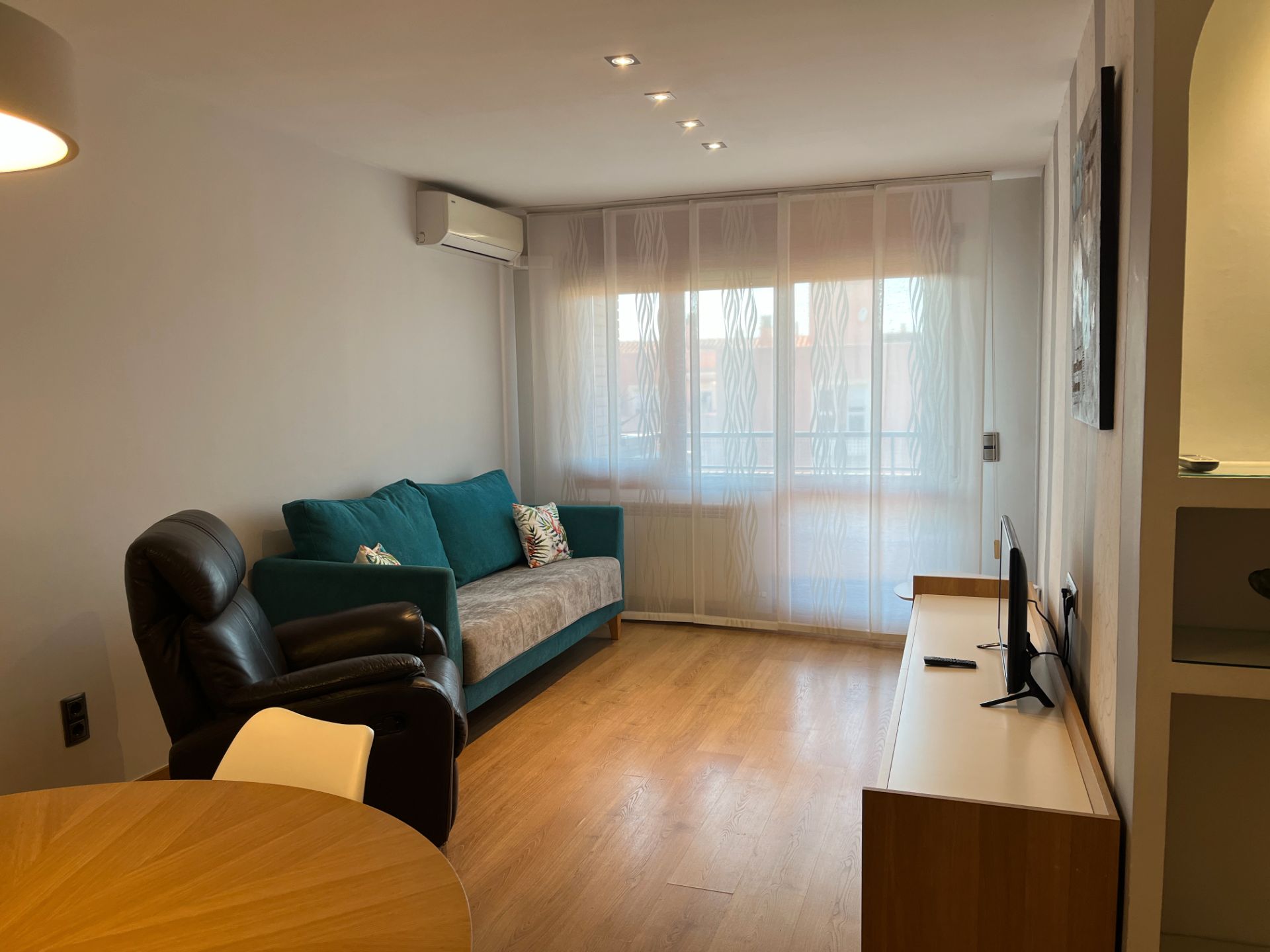 Living room of Flat to rent in  Lleida Capital  with Heating, Parquet flooring and Storage room