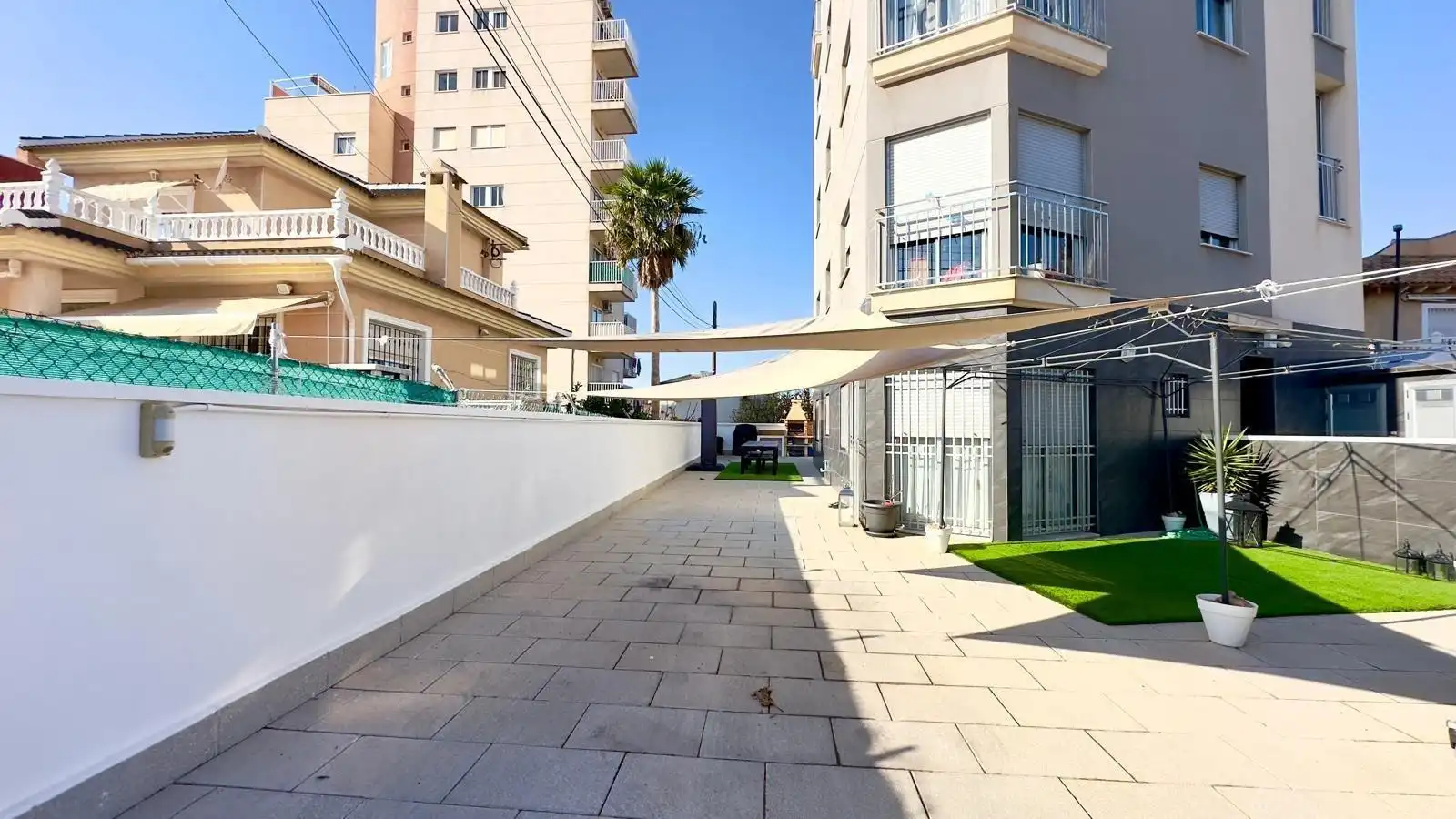 Vista exterior de Edificio en venta en Torrevieja