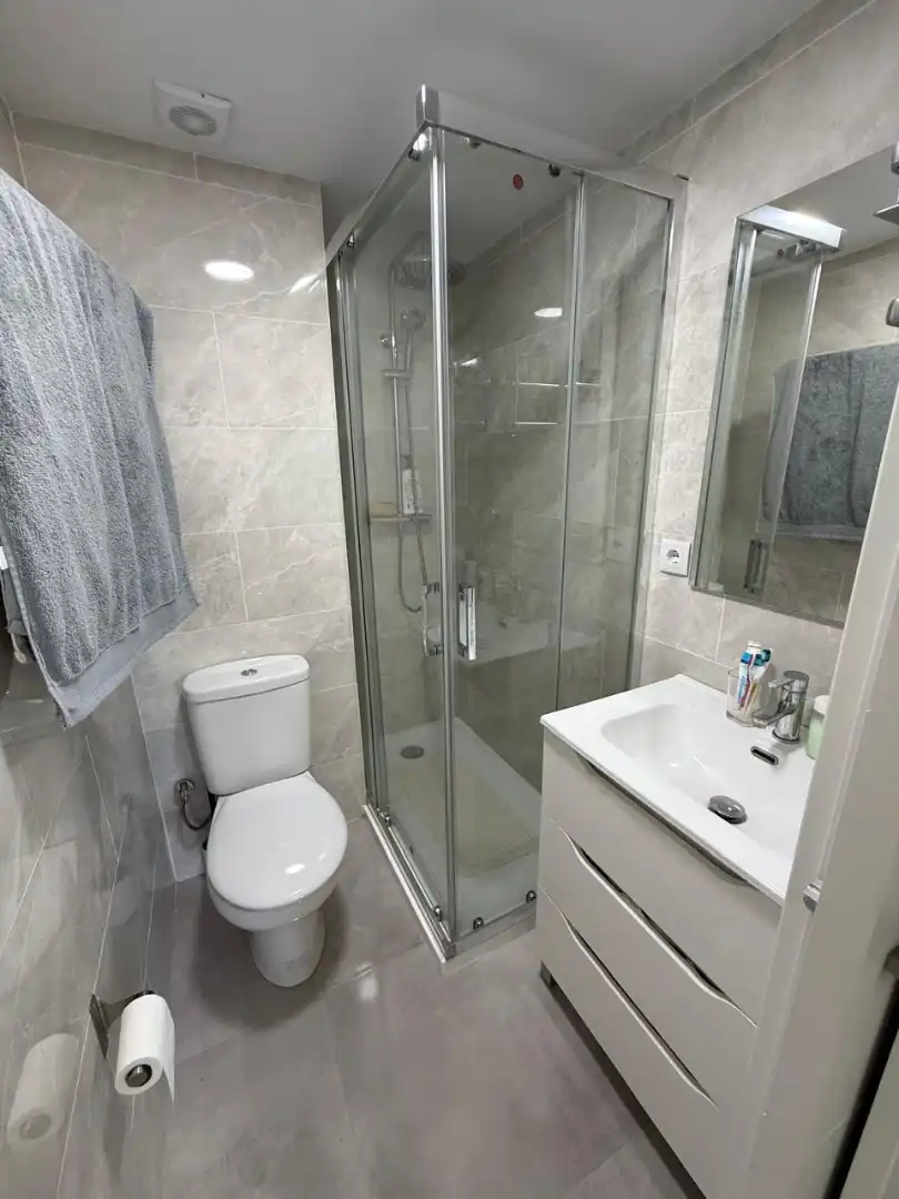 Bathroom of Flat for sale in Alicante / Alacant  with Air Conditioner, Heating and Storage room