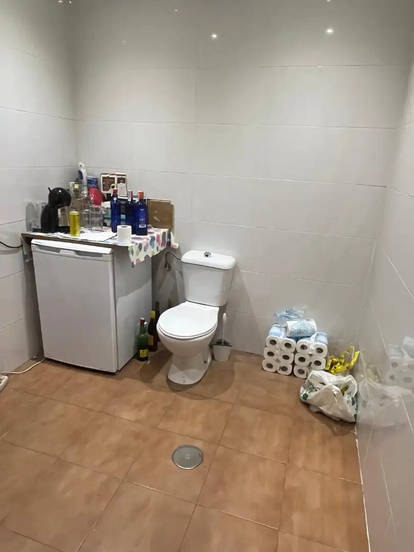 Bany de Nau industrial en venda en Valladolid amb Calefacció