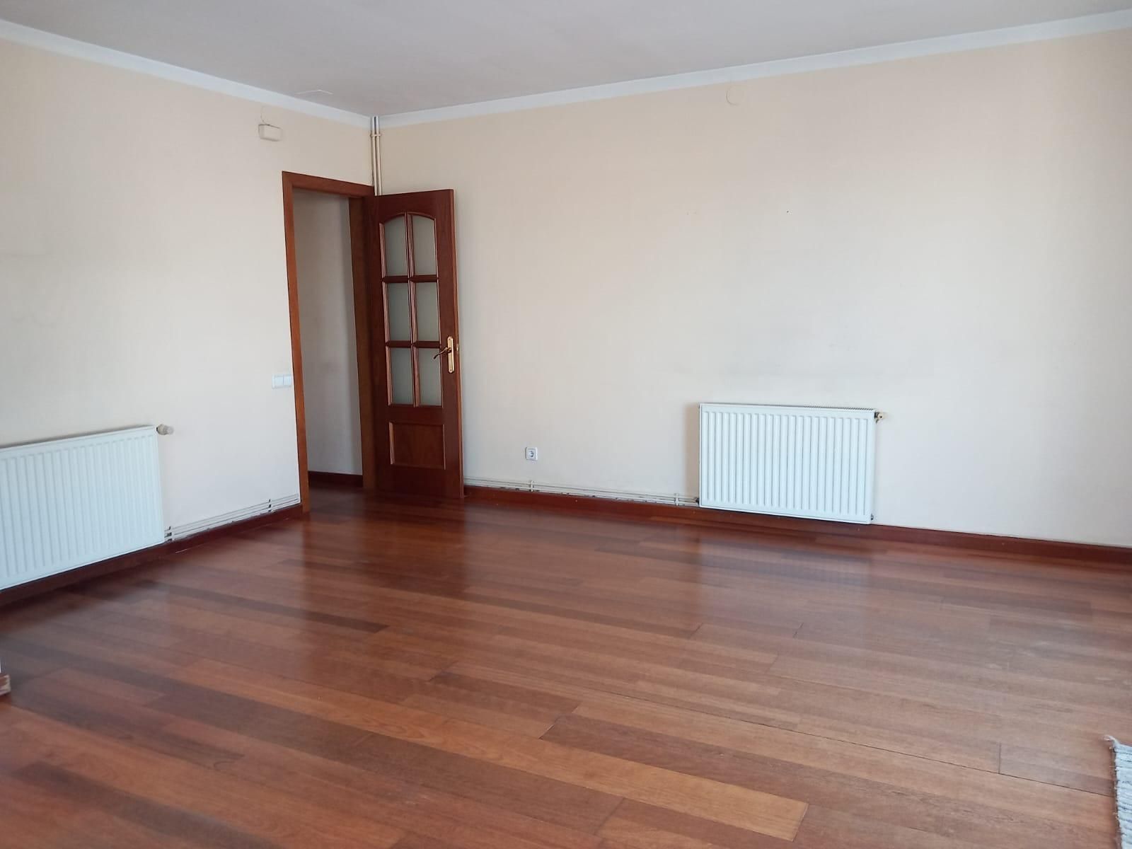 Sala d'estar de Àtic en venda en Vilafranca del Penedès amb Calefacció, Parquet i Terrassa