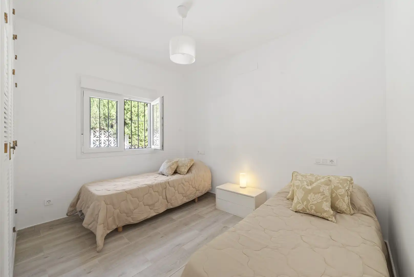 Bedroom of Houses for sale in Mijas  with Air Conditioner, Private garden and Terrace