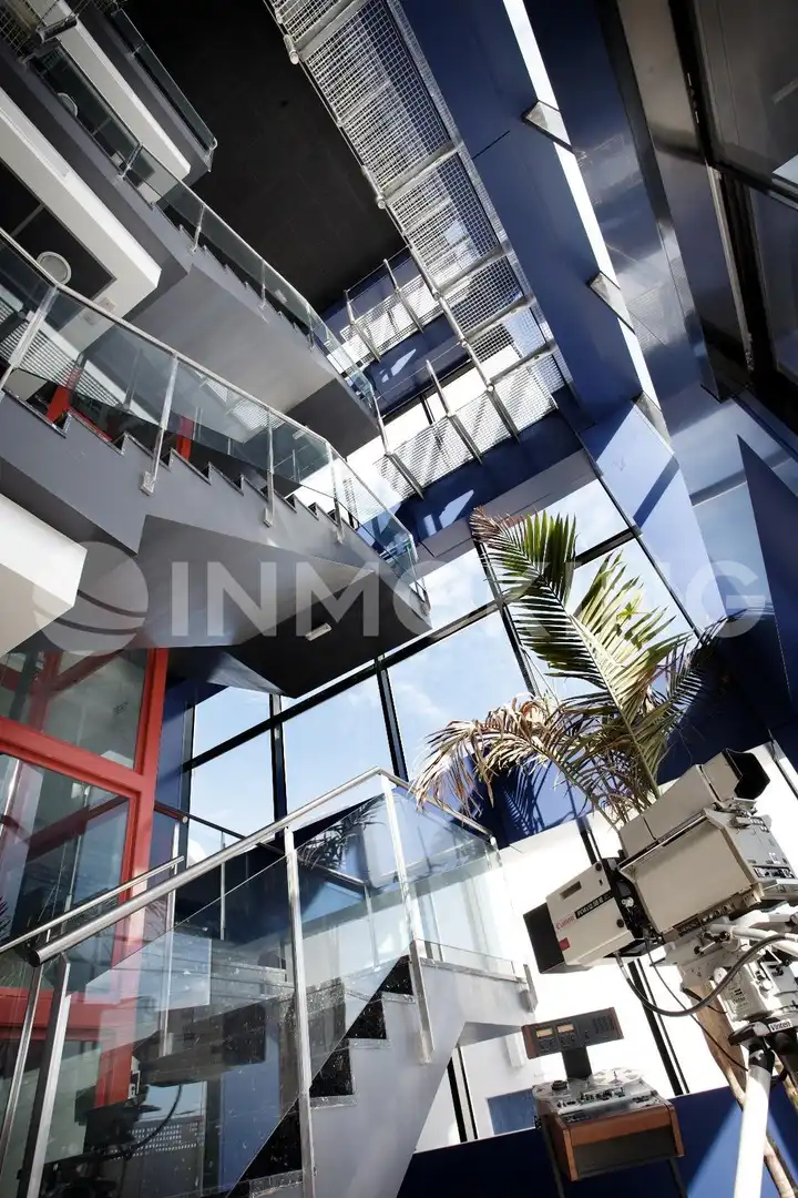 Vista exterior de Edificio en venta en Paterna