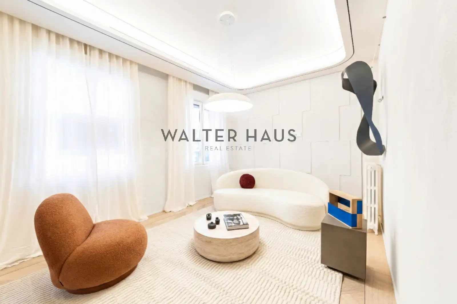 Living room of Flat for sale in Madrid  with Air Conditioner, Heating and Oven