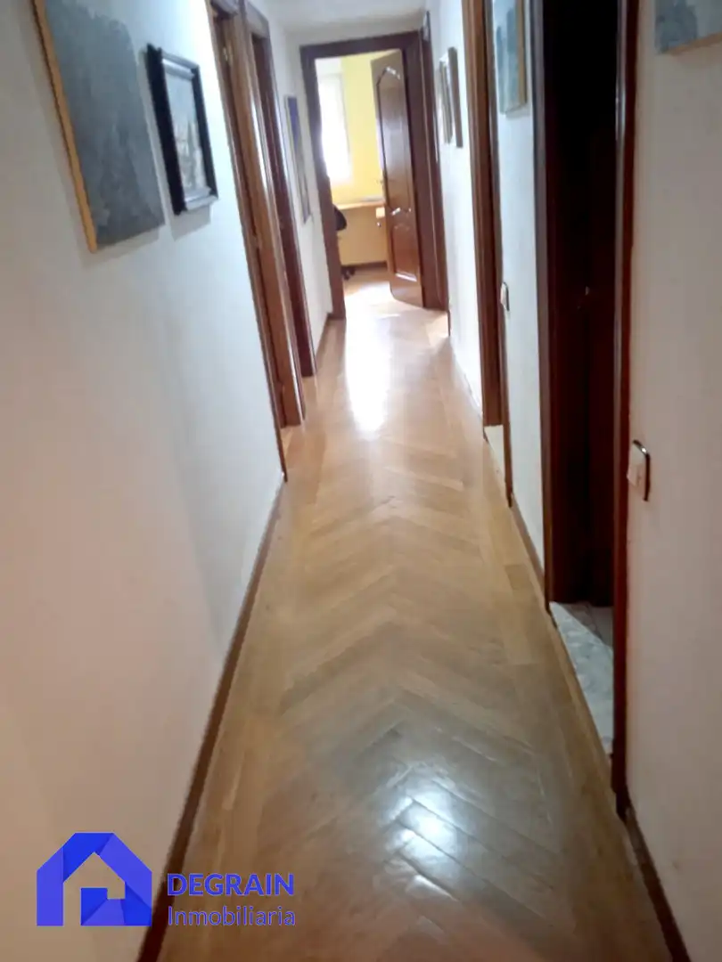 Piso de alquiler en Oviedo  con Calefacción, Terraza y Amueblado