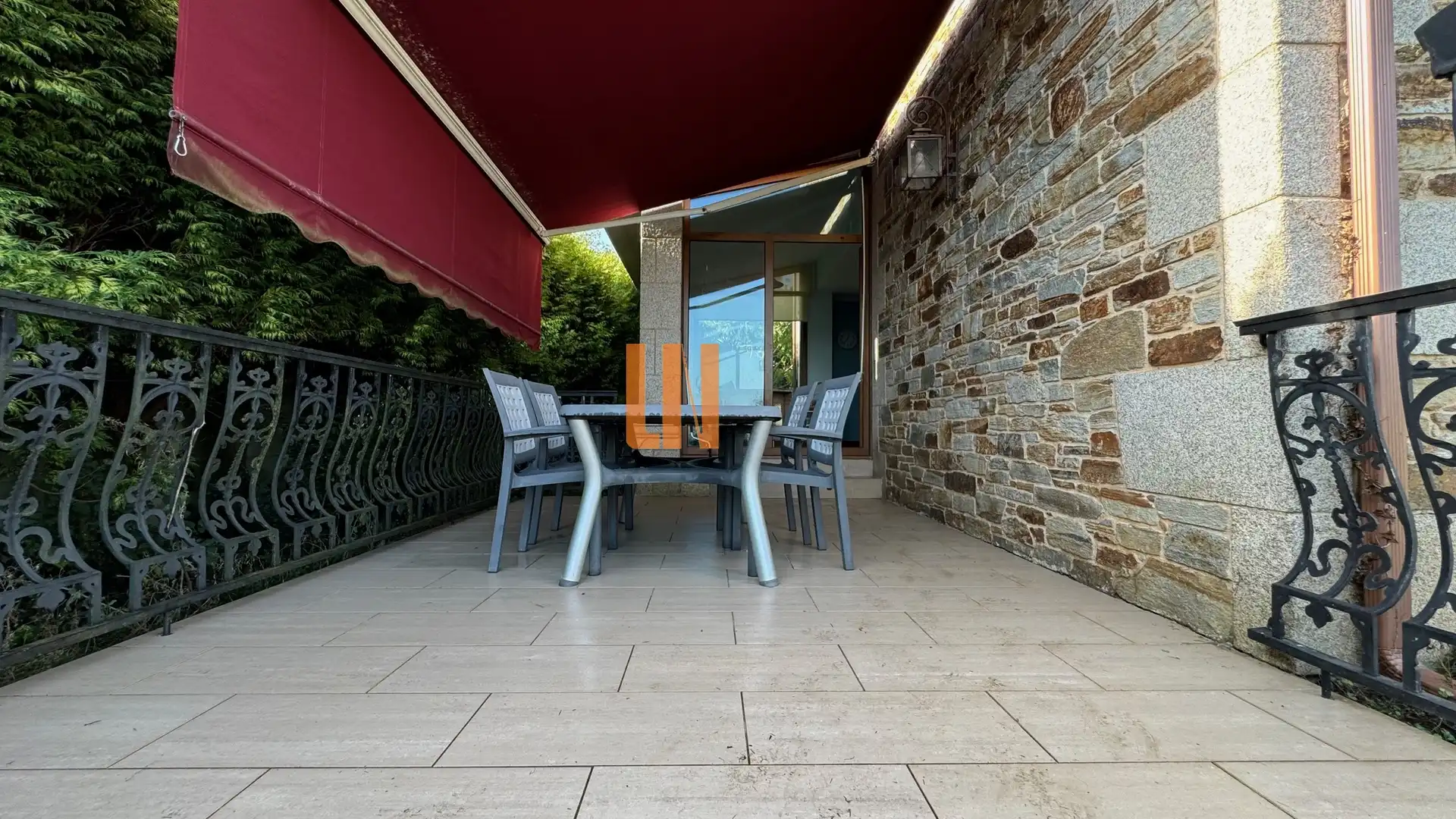 Terrassa de Casa o xalet en venda en Carballo amb Calefacció, Jardí privat i Terrassa