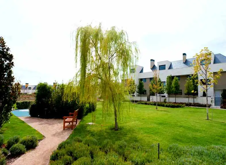 Garden of Detached homes for rent in La Moraleja  with Air Conditioner, Heating and Private garden