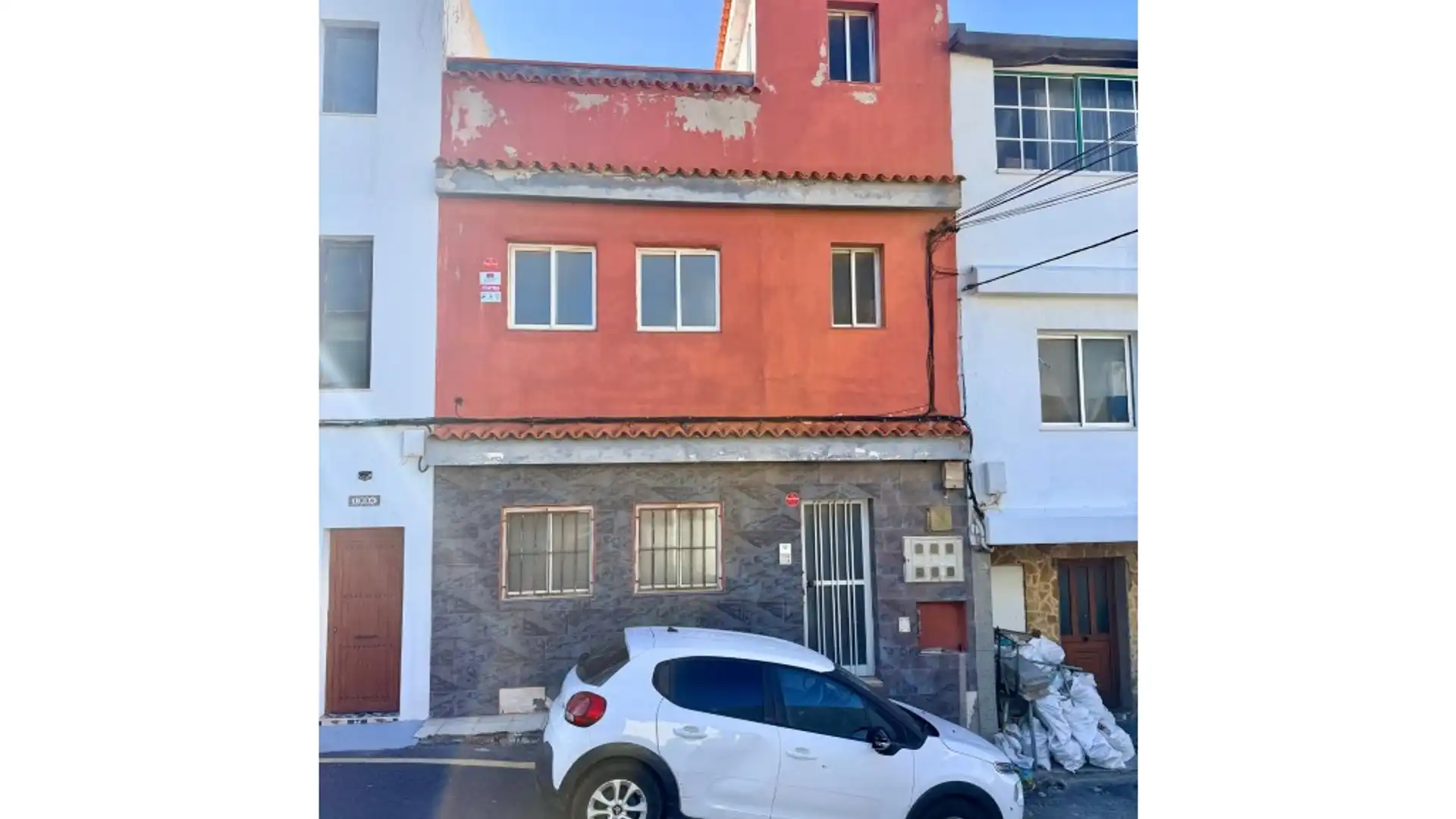 Vista exterior de Edifici en venda en San Cristóbal de la Laguna