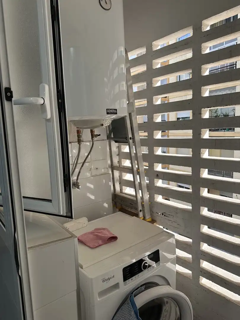 Balcony of Flat for rent in Mislata  with Air Conditioner, Oven and Washing machine