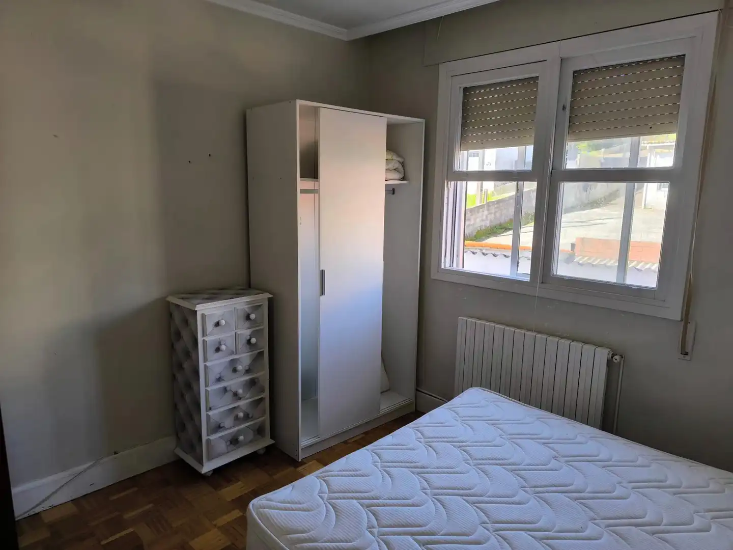 Habitación de Piso en venta en Santiago de Compostela  con Calefacción, Jardín privado y Trastero