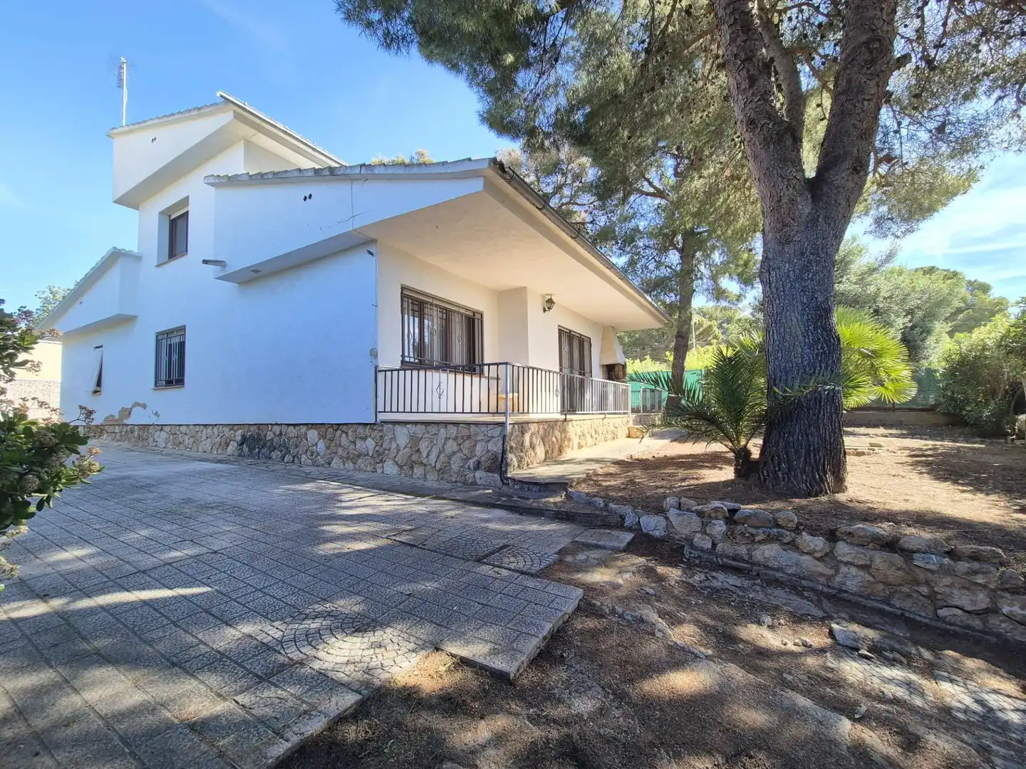 Vista exterior de Casa o xalet en venda en El Vendrell amb Jardí privat i Terrassa