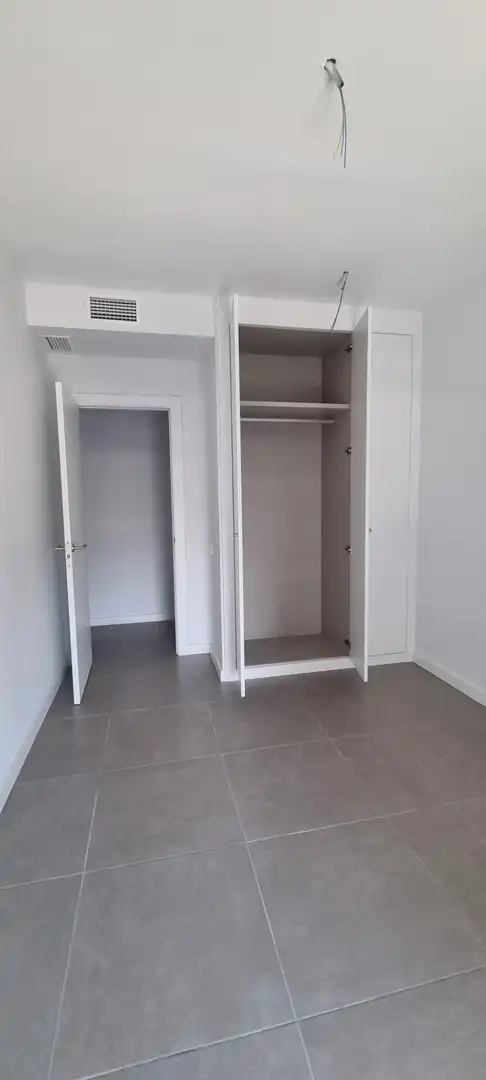 Habitación de Piso en venta en Sevilla con Aire acondicionado, Jardín privado y Terraza