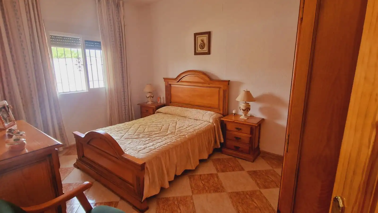 Dormitori de Casa o xalet en venda en Córdoba amb Aire condicionat, Calefacció i Jardí privat