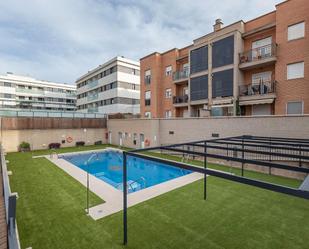 Piscina de Pis en venda en  Granada Capital amb Aire condicionat, Calefacció i Jardí privat