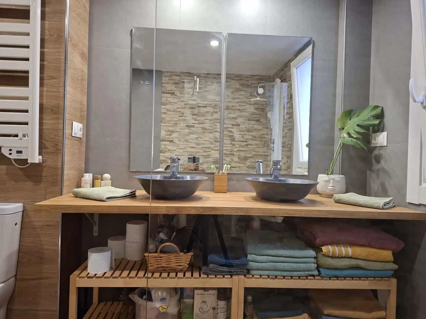 Baño de Piso en venta en Vilagarcía de Arousa con Terraza, Amueblado y Balcón
