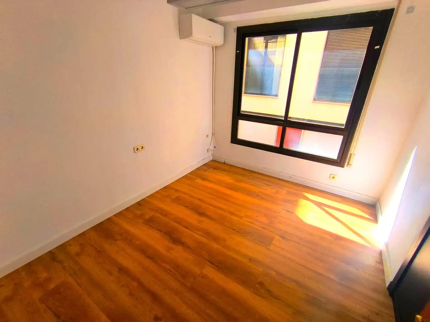 Habitación de Apartamento en venta en Castellón de la Plana / Castelló de la Plana con Aire acondicionado y Parquet