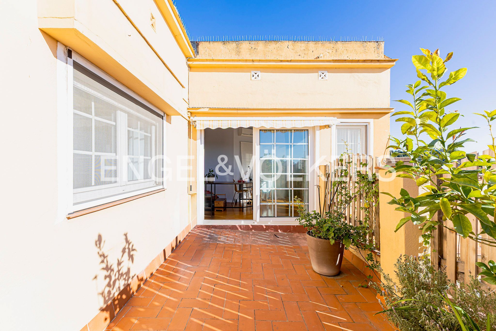 Vista exterior de Dúplex en venta en  Barcelona Capital con Aire acondicionado, Calefacción y Jardín privado