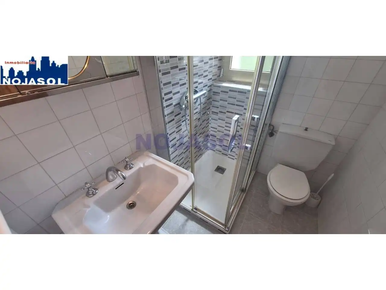 Bany de Casa o xalet de lloguer en Noja amb Jardí privat, Terrassa i Moblat