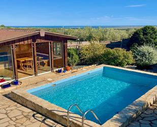 Piscina de Casa o xalet en venda en Camarles amb Jardí privat i Piscina