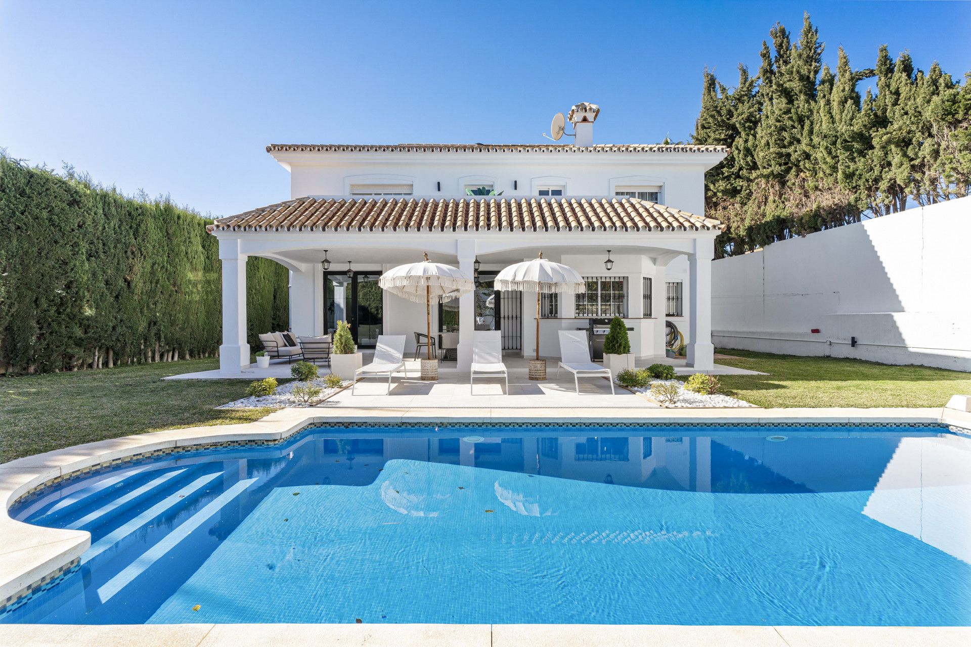Garden of House or chalet for sale in Marbella  with Air Conditioner, Private garden and Terrace
