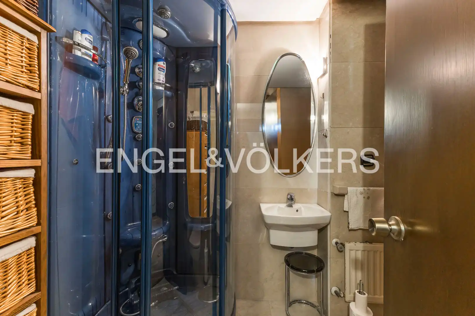 Bathroom of Flat for rent in Madrid  with Air Conditioner, Heating and Furnished