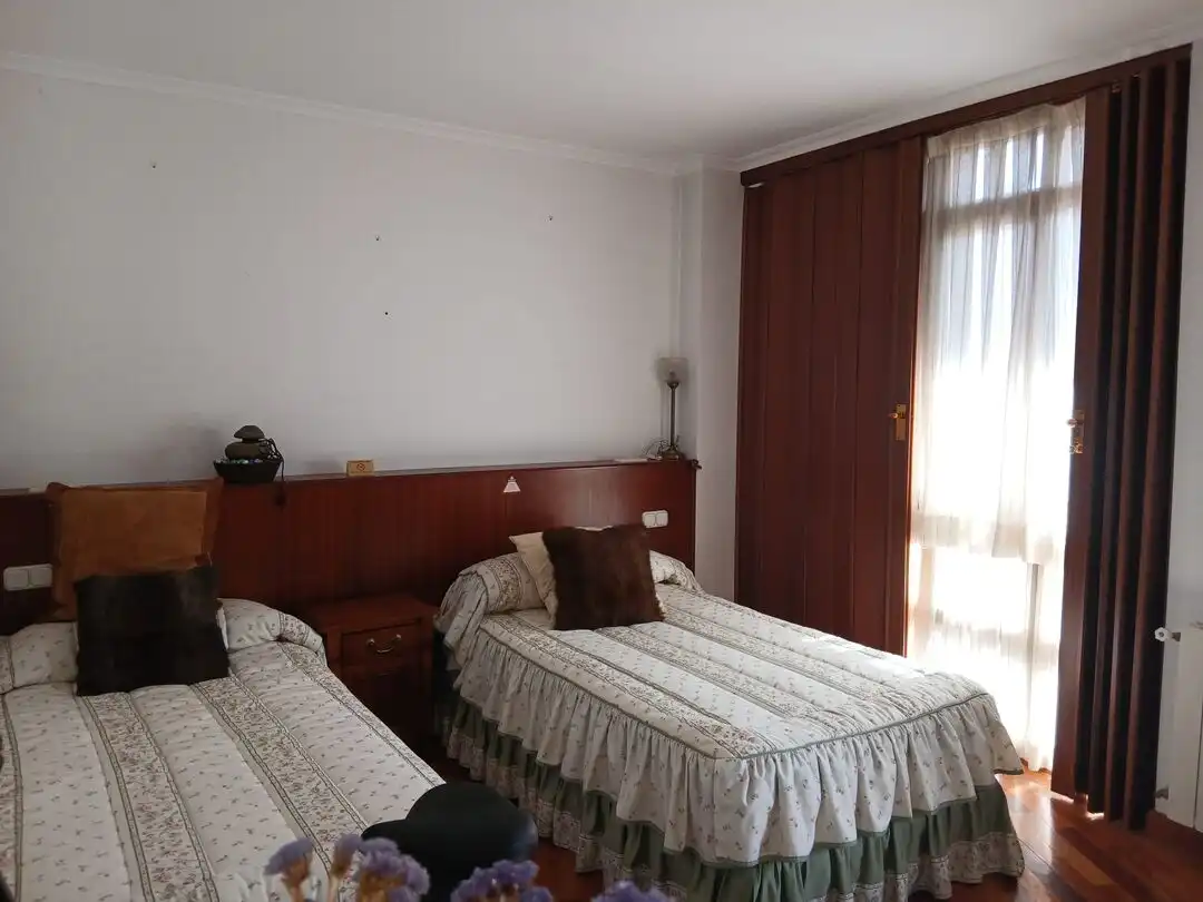 Habitación de Dúplex en venta en Ezcaray con Calefacción, Piscina y Balcón