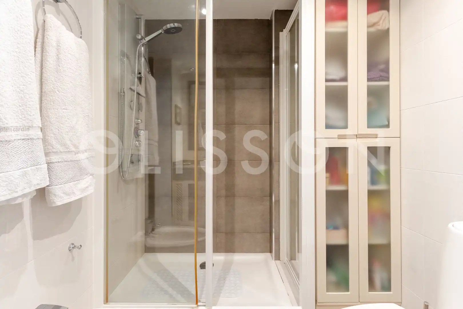 Baño de Piso en venta en Madrid con Calefacción, Terraza y Trastero