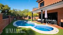 Swimming pool of House or chalet for sale in Castelldefels  with Air Conditioner, Heating and Private garden