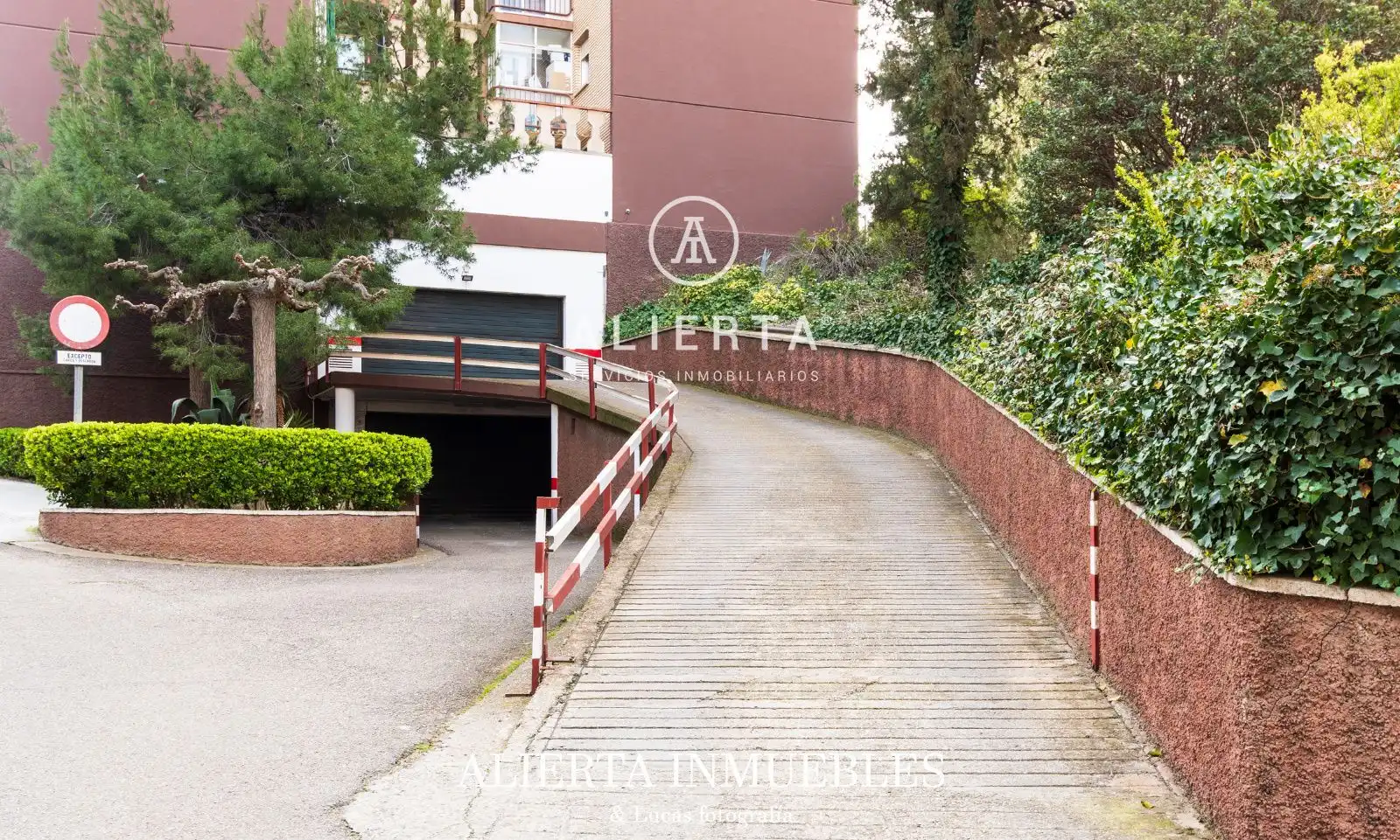 Exterior view of Flat for sale in Zaragoza  with Heating, Terrace and Swimming Pool