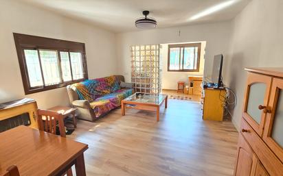 Living room of House or chalet for sale in Sant Esteve Sesrovires  with Air Conditioner