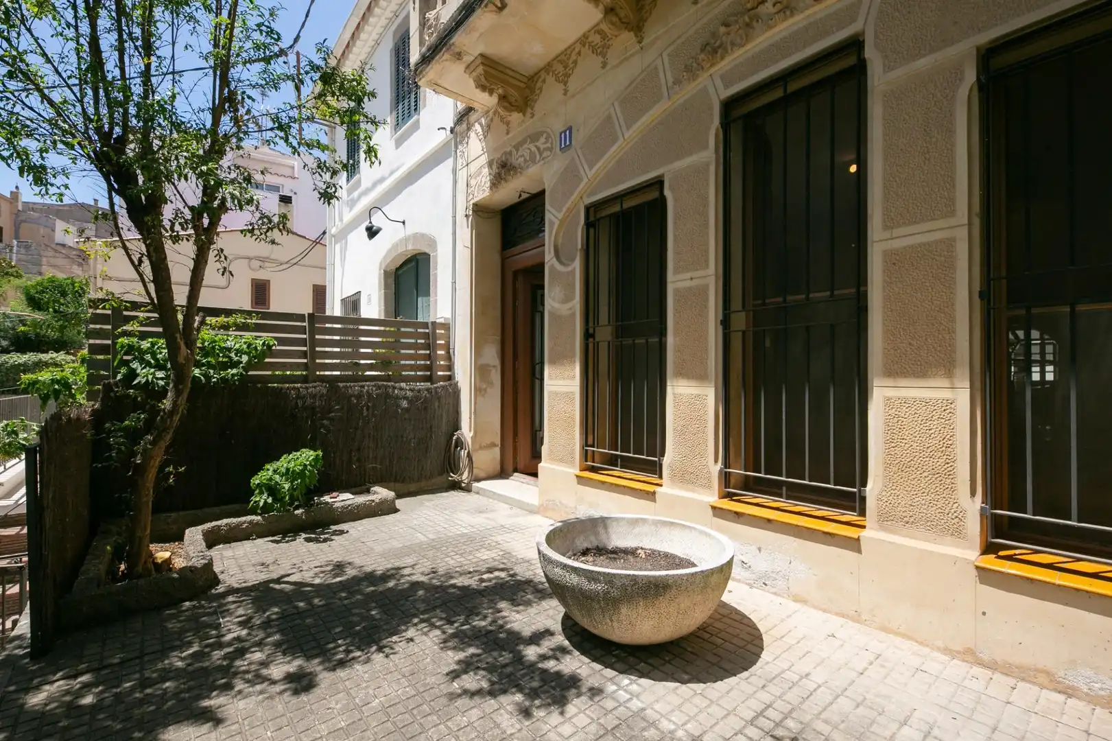 Vista exterior de Casa o xalet en venda en El Masnou amb Calefacció, Jardí privat i Terrassa