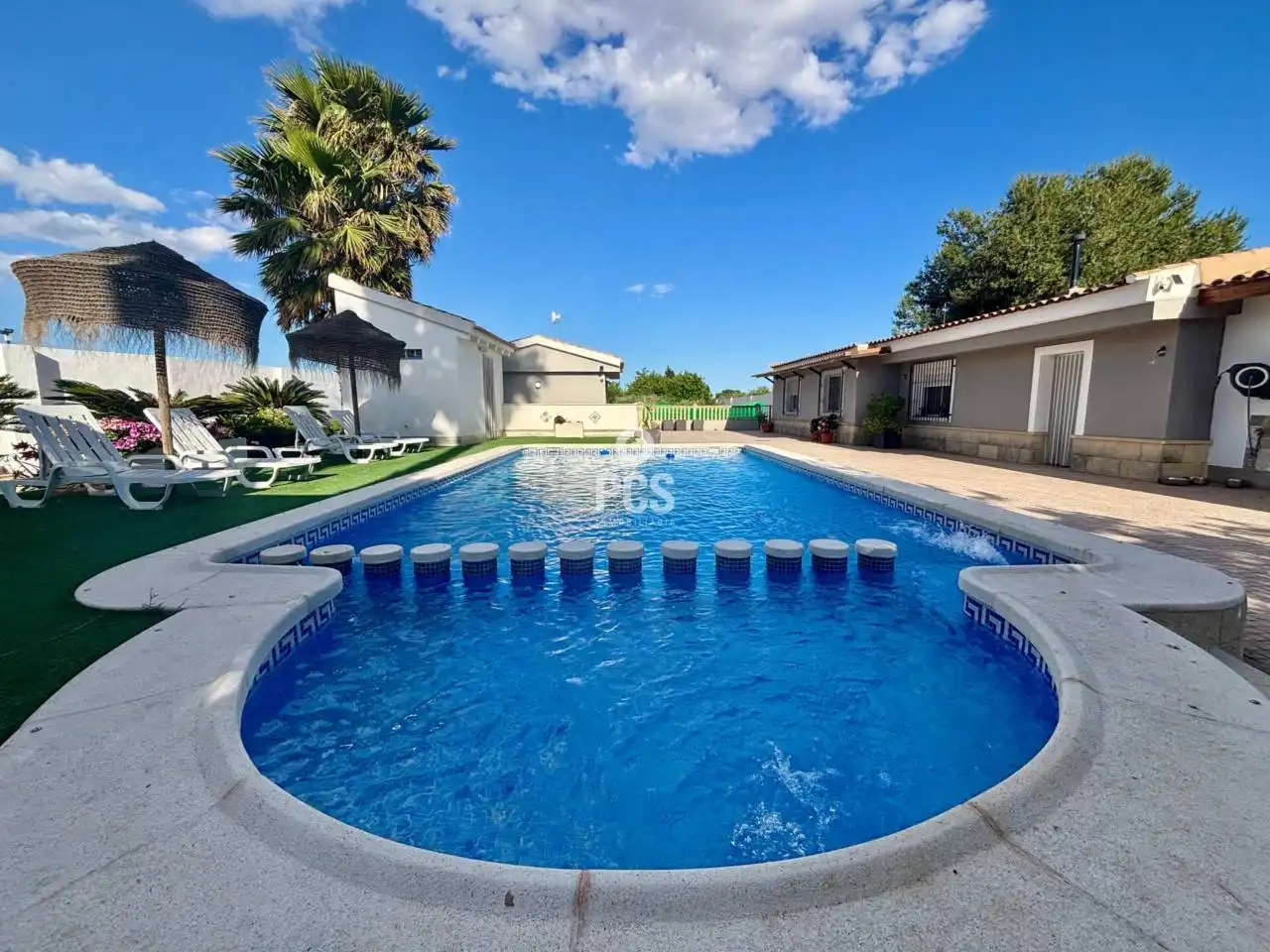 Detached house with pool for sale in Calle Zona Alrededores Totana S/N