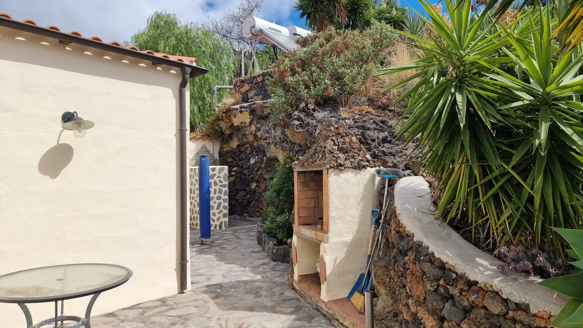 Vista exterior de Casa o xalet en venda en El Paso amb Aire condicionat, Calefacció i Jardí privat