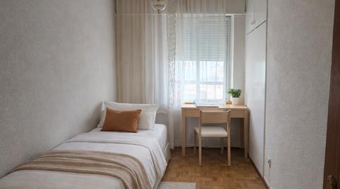 Foto 3 de Piso en venta en Calle Entre Arroyos, 1, Media Legua,  Madrid Capital