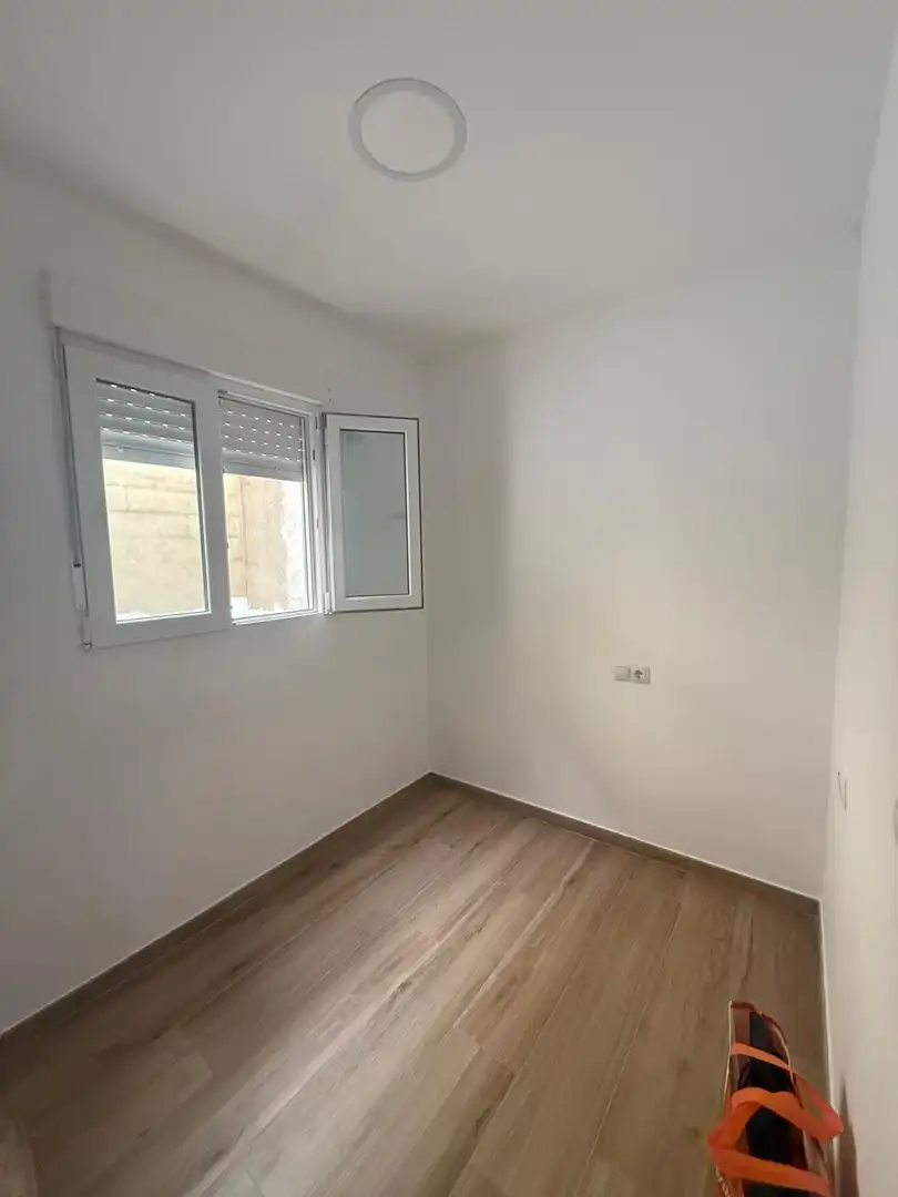 Schlafzimmer von Wohnung zur Miete in Carlet mit Balkon