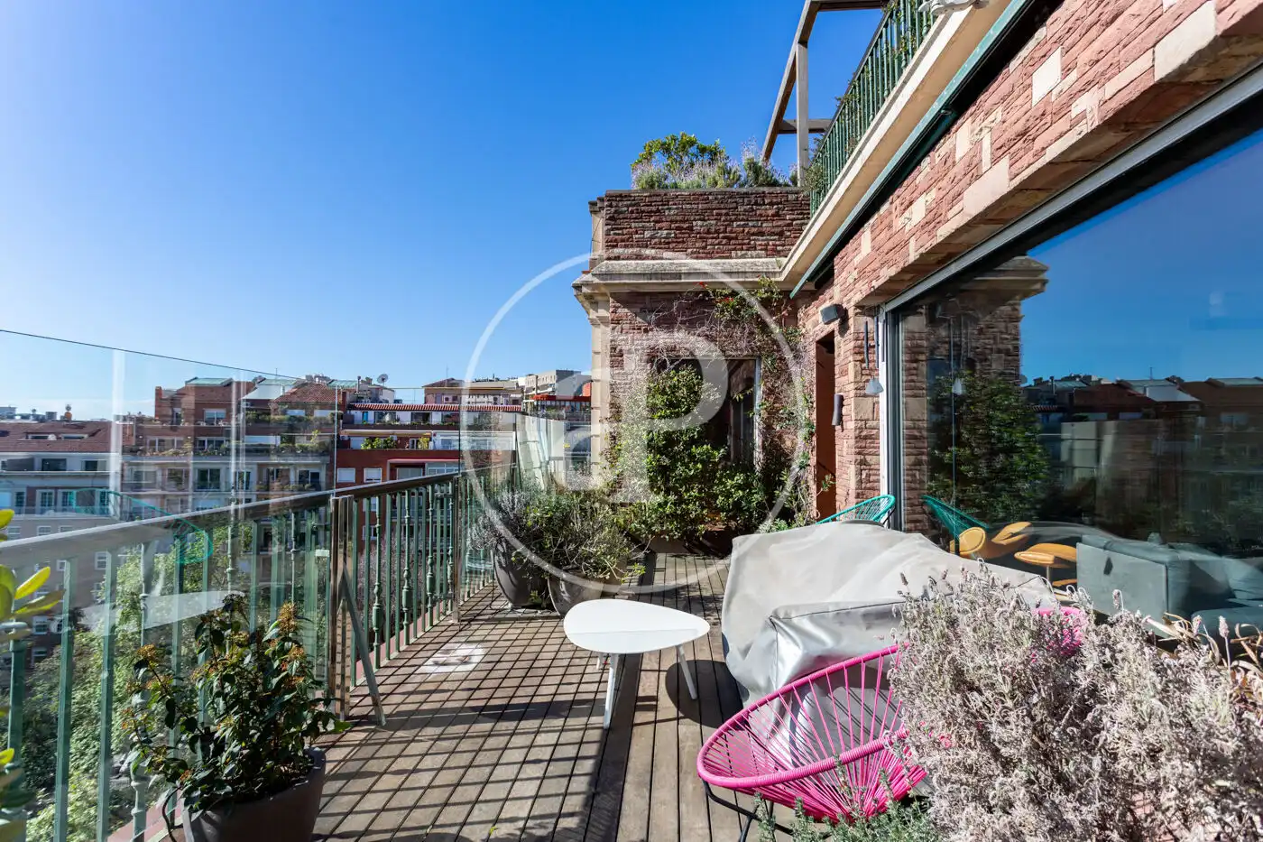 Terrasse von Dachboden zur Miete in Barcelona mit Klimaanlage, Heizung und Terrasse