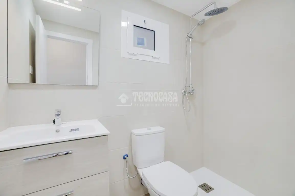 Baño de Piso en venta en Terrassa con Balcón