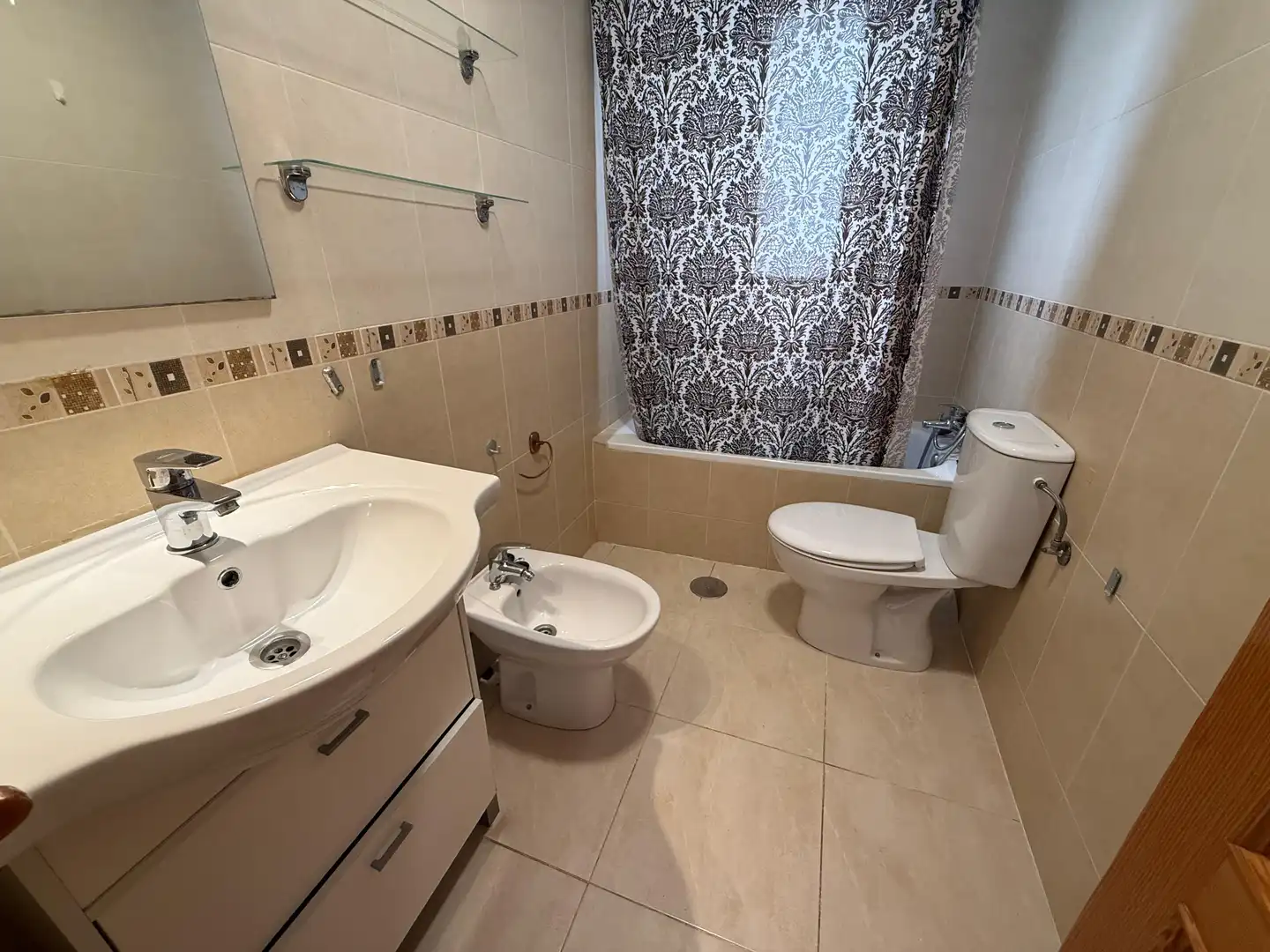 Bathroom of Flat for sale in L'Alfàs del Pi  with Furnished