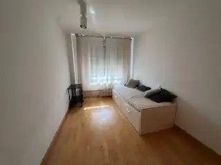 Habitación de Apartamento de alquiler en León Capital  con Calefacción, Parquet y Terraza