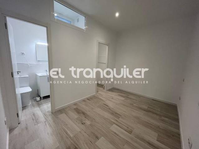 Piso en Alquiler en Calle Sandalio Lopez en Tres Olivos - Valverde